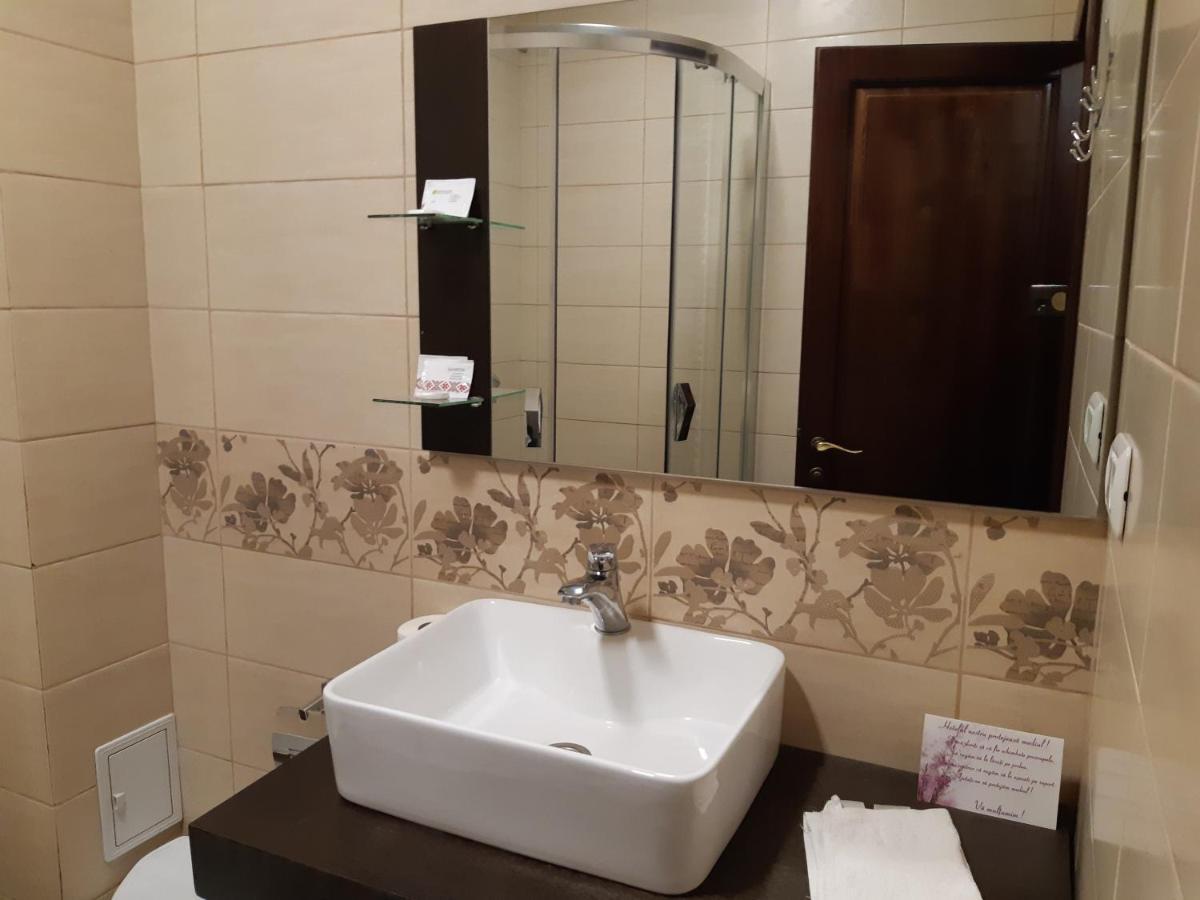Hotel Ro&Mario Barlad Bîrlad 외부 사진