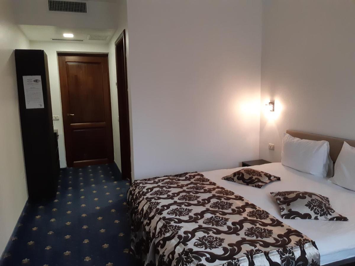 Hotel Ro&Mario Barlad Bîrlad 외부 사진